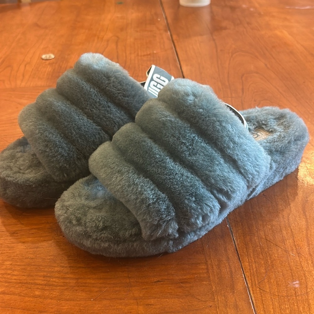 Women’s UGG Fluff Yeah Slipper Sandals in Green blue size 9